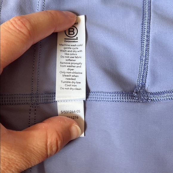 Athleta Ultimate Stash- Pocket Capri Lavender Leggings - Picture 8 of 8